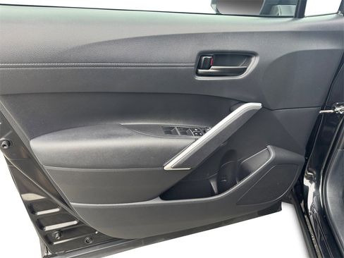 Used 2023 Toyota Corolla Cross image 8