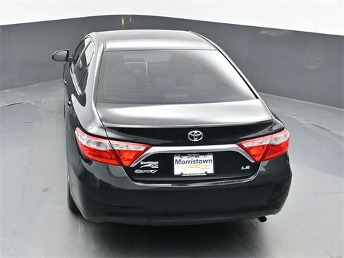 Used 2016 Toyota Camry LE image 34