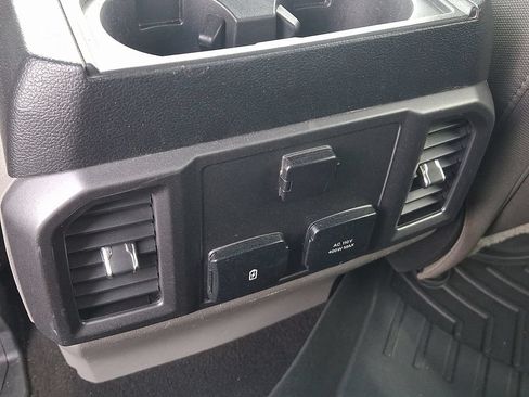 Used 2019 Ford F150 XLT w/ Equipment Group 302A Luxury AWD/4WD image 11