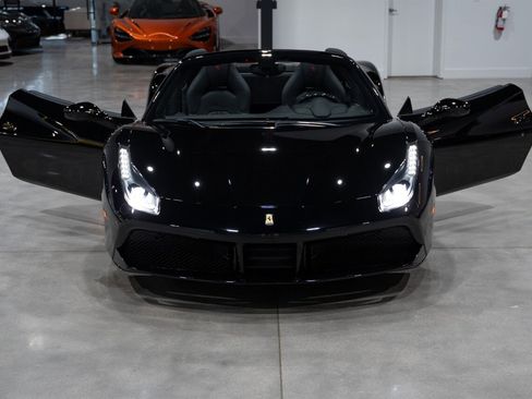 Used 2018 Ferrari 488 Spider image 39