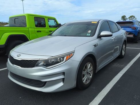 Used 2018 Kia Optima LX image 3