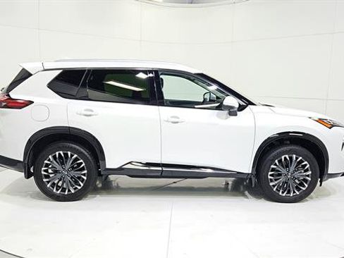 Certified 2026 Nissan Rogue Platinum w/ Tech Package AWD/4WD image 9