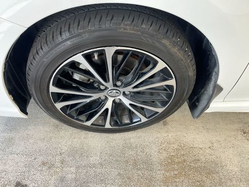 Certified 2019 Toyota Camry SE FWD image 10