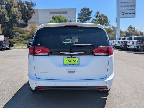 New 2026 Chrysler Voyager LX image 4