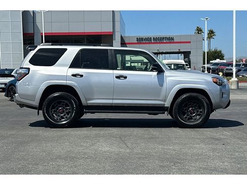 Used 2021 Toyota 4Runner Venture AWD/4WD image 3
