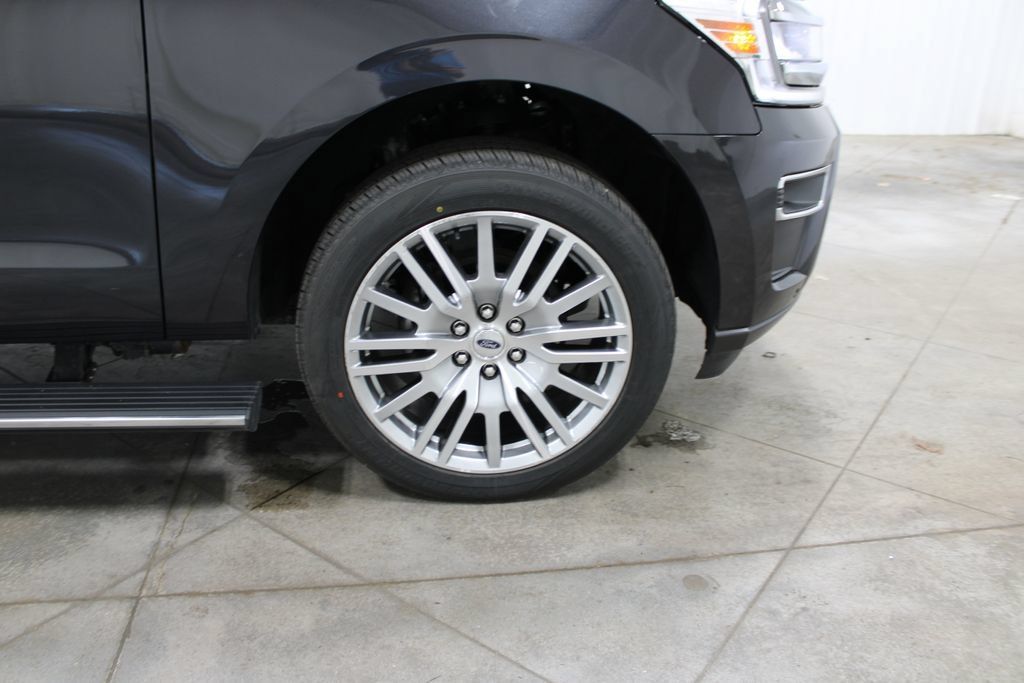 Used 2024 Ford Expedition Limited AWD/4WD image 43