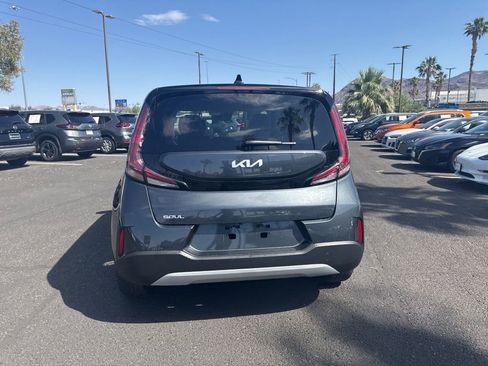 Used 2023 Kia Soul LX FWD image 11
