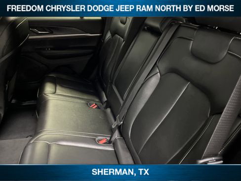 Used 2024 Jeep Grand Cherokee Limited image 10