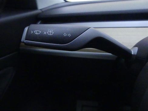 Used 2020 Tesla Model 3 Standard Range Plus RWD image 16