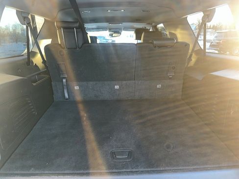 Used 2019 Chevrolet Suburban LT w/ LT Midnight Edition image 8