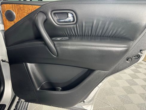 Used 2024 Nissan Armada SL w/ Captain's Chairs Package image 32