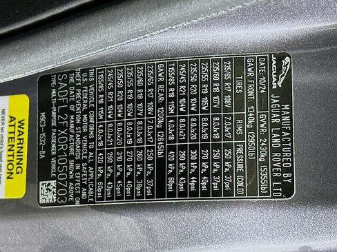 Used 2024 Jaguar E-PACE R-Dynamic SE image 12