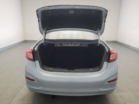 Used 2018 Chevrolet Cruze LS image 29
