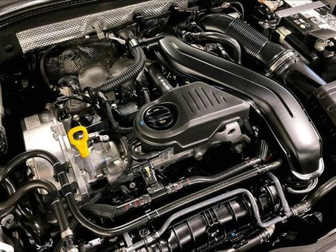 Used 2025 Volkswagen Jetta SE image 31