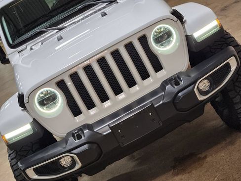 Used 2024 Jeep Wrangler Unlimited Sahara AWD/4WD image 19