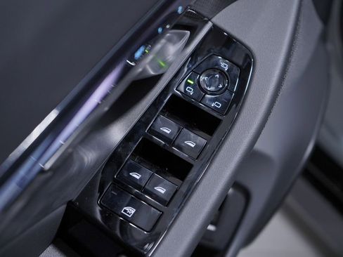 New 2026 BMW i5 eDrive40 w/ M Sport Package RWD image 13