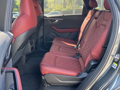 Used 2023 Audi SQ7 Prestige image 13