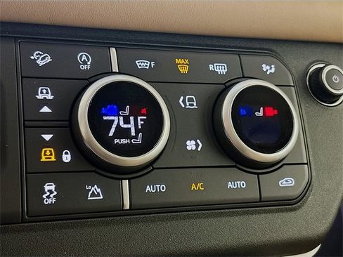 Used 2025 Land Rover Defender 110 S image 23