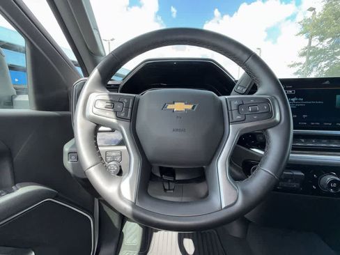 Used 2025 Chevrolet Silverado 2500 LT w/ Convenience Package AWD/4WD image 15