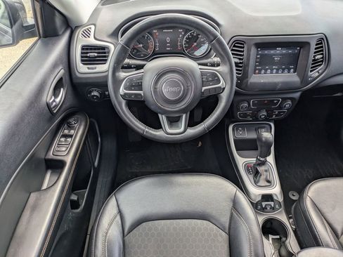 Used 2019 Jeep Compass Latitude w/ Popular Equipment Group FWD image 16
