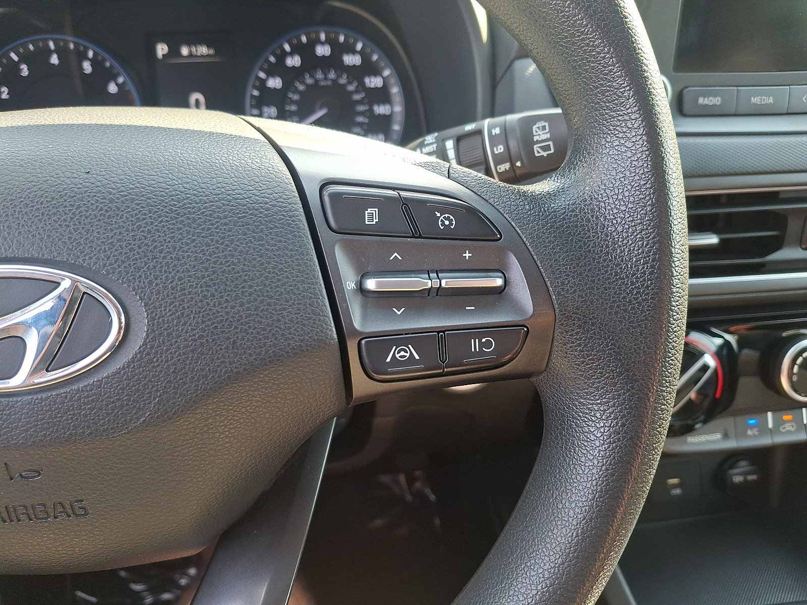 Used 2022 Hyundai Kona SEL AWD/4WD image 21