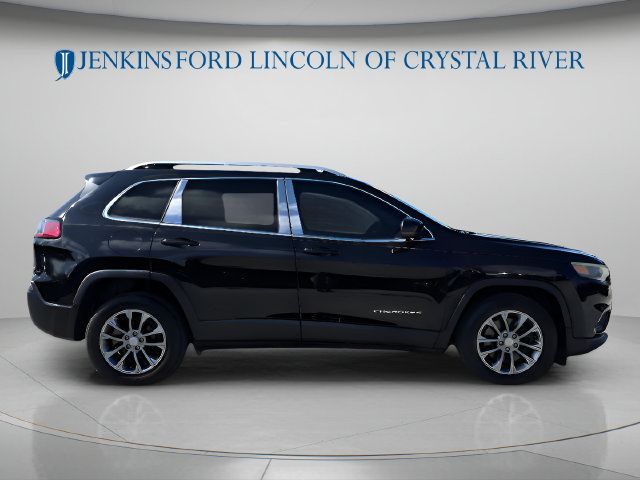 Used 2019 Jeep Cherokee Latitude Plus w/ Comfort/Convenience Group FWD image 3