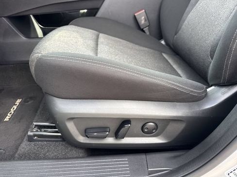 Used 2024 Nissan Rogue SV AWD/4WD image 35