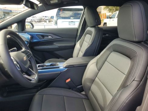 New 2026 Chevrolet Equinox EV LT image 18