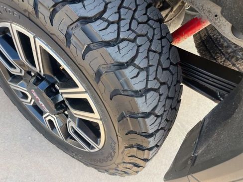 Used 2023 GMC Sierra 2500 AT4 w/ AT4 Premium Plus Package image 8