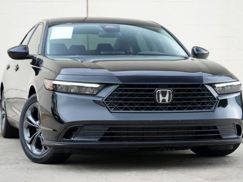 Used 2023 Honda Accord EX image 2