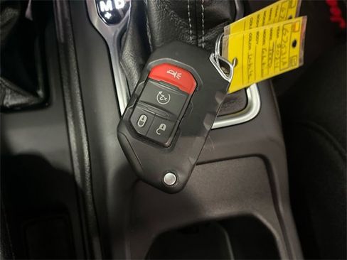 Certified 2024 Jeep Gladiator Rubicon w/ Convenience Group image 20