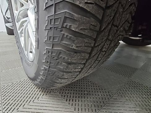 Used 2022 GMC Yukon XL SLT image 49