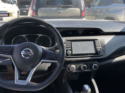 Used 2019 Nissan Kicks S FWD image 8