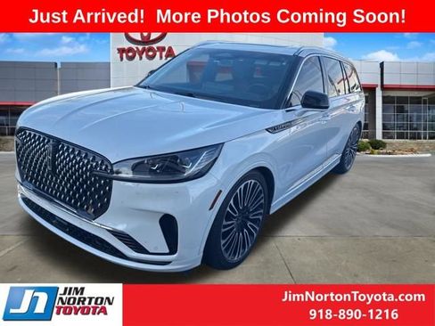 Used 2025 Lincoln Aviator Black Label image 3