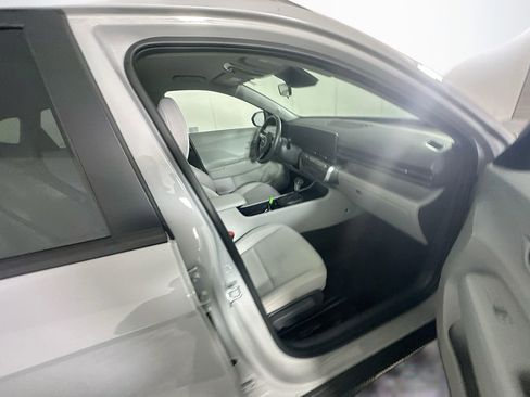 Used 2025 Hyundai Kona SEL image 29