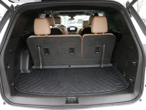 Used 2022 Chevrolet Traverse Premier image 18