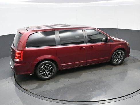 Used 2019 Dodge Grand Caravan GT image 38