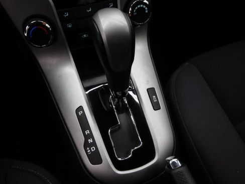 Used 2014 Chevrolet Cruze LT image 20