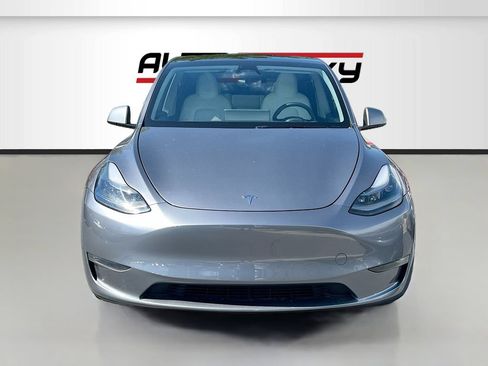 Used 2025 Tesla Model Y Long Range AWD/4WD image 2