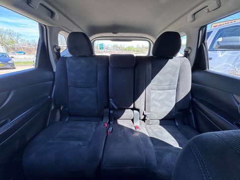 Used 2014 Nissan Rogue S image 23