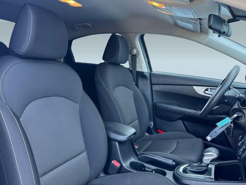 Used 2023 Kia Forte LXS w/ LXS Technology Package FWD image 30