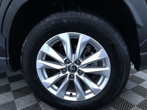 Used 2026 Toyota Corolla Cross LE FWD image 17