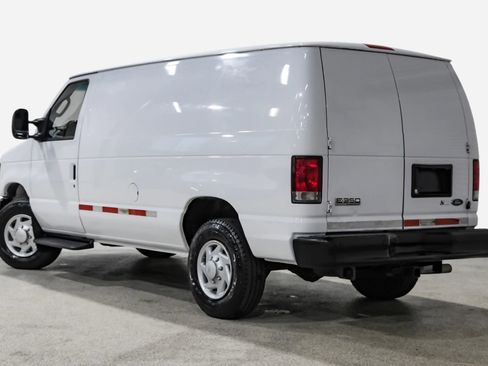 Used 2014 Ford E-350 and Econoline 350 Super Duty w/ Power Group image 8
