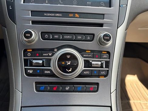 Used 2019 Lincoln MKZ Reserve FWD image 8