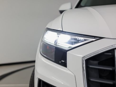 Used 2022 Audi Q8 Premium image 13