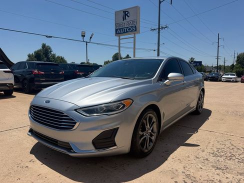 Used 2020 Ford Fusion SEL FWD image 3