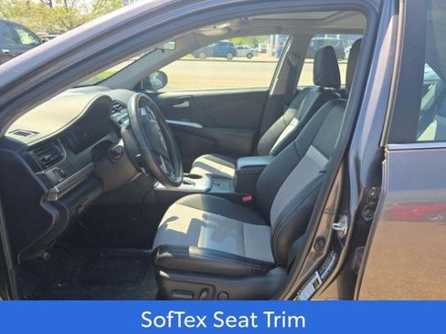 Used 2014 Toyota Camry SE w/ Moonroof Package image 5