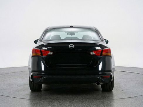 Used 2025 Nissan Altima 2.5 SV FWD image 7