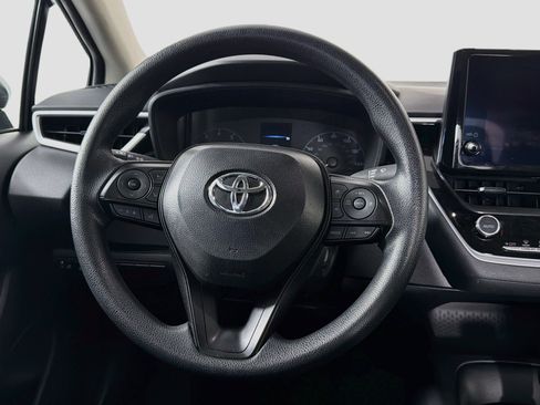 Used 2025 Toyota Corolla LE FWD image 17
