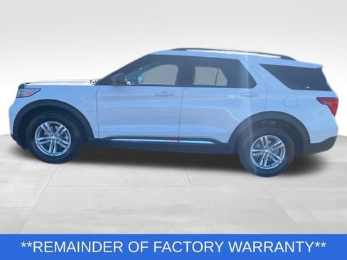 Certified 2023 Ford Explorer XLT image 3